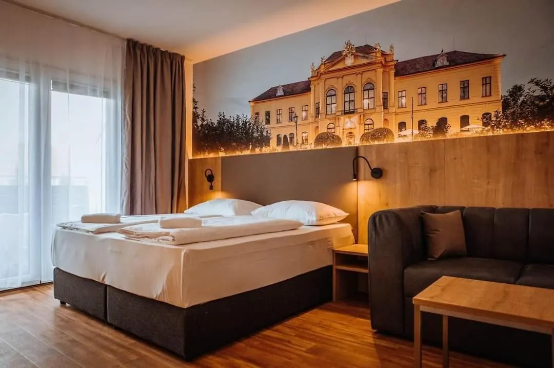 Hotel Am Sachsengang Groß-Enzersdorf 4*,