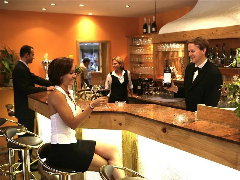 Hotel Am Sachsengang Groß-Enzersdorf 4*,
