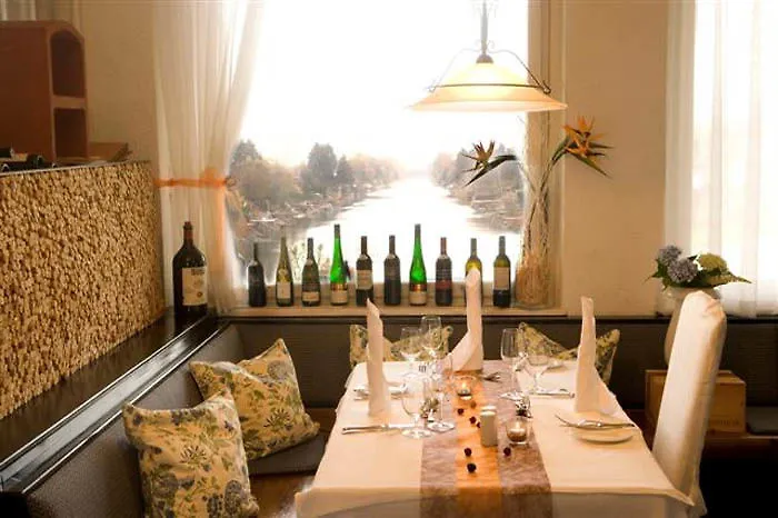 Hotel Am Sachsengang Groß-Enzersdorf 4*,
